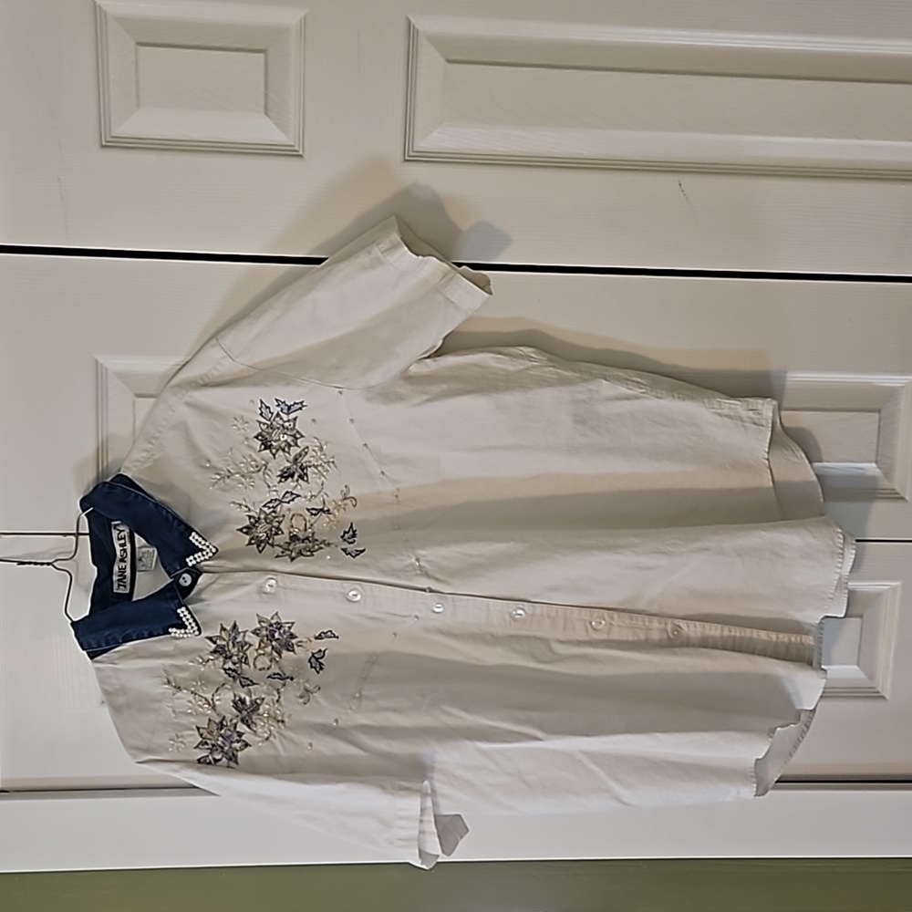 Jane Ashley Embroidered Blouse